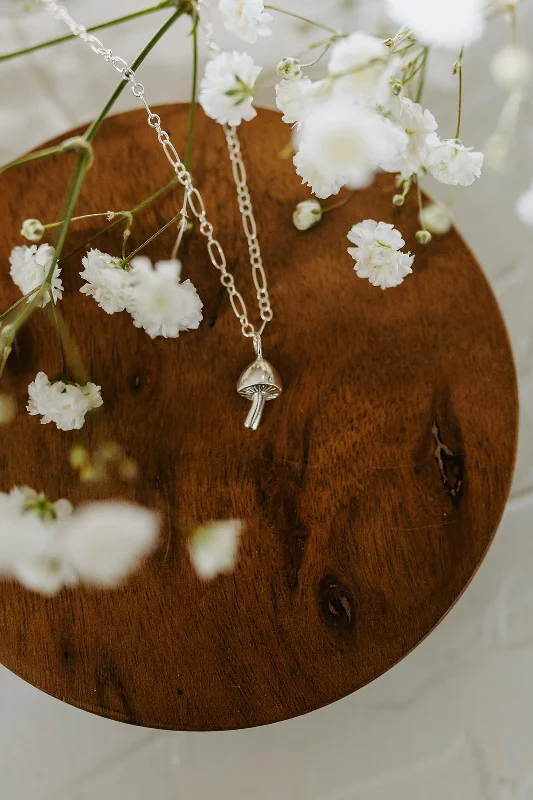 Vivid stone necklaces-Silver Mushroom Necklace