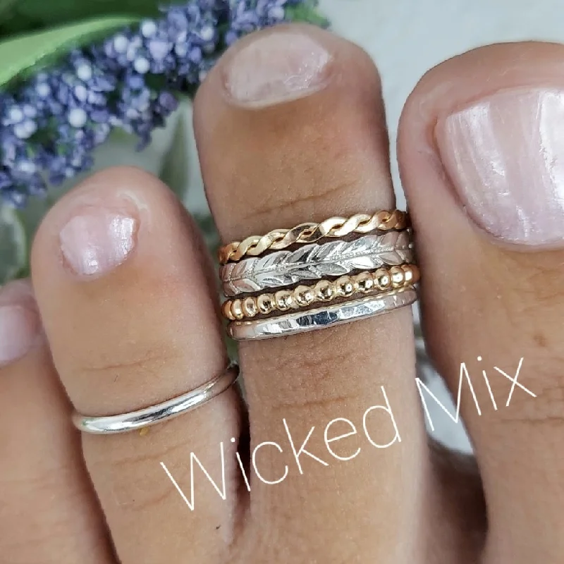 Fox motif engagement rings-Wicked 4-Ring Stacked Set